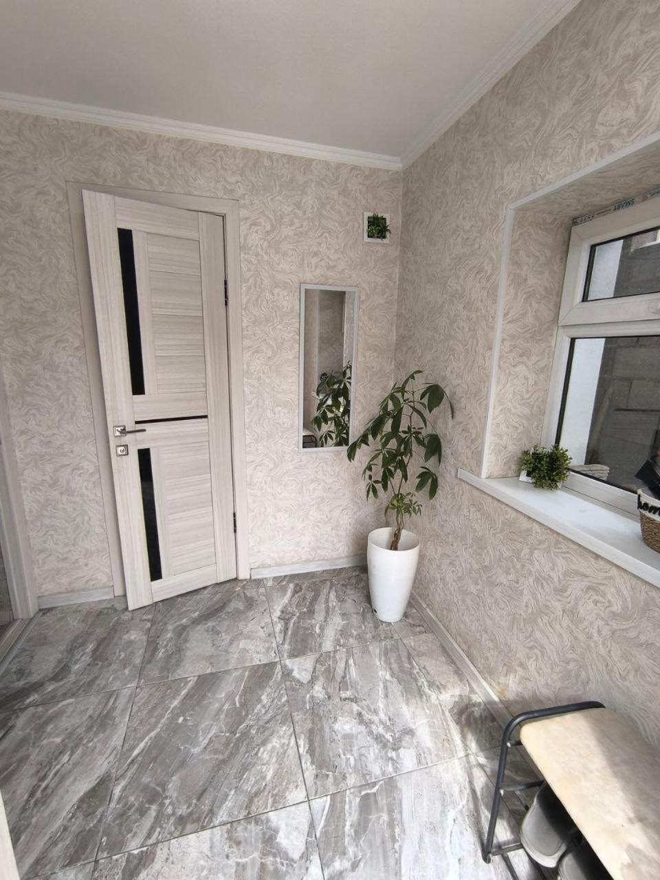 Комфортный Дом До 4Х Человек. Есть Парковка На 2 Машины, Wi-Fi, Tv. Bichkek Extérieur photo